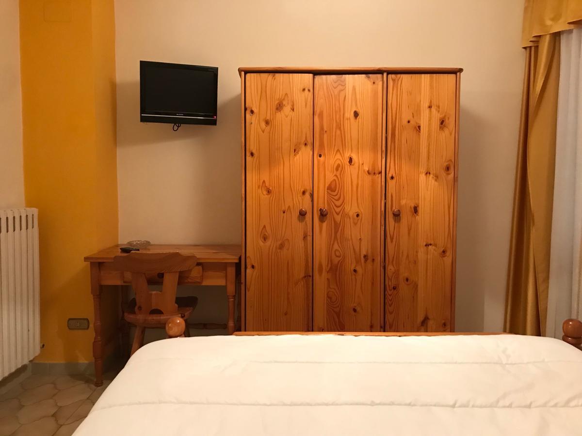 Hotel Panoramico Corfino Bagian luar foto